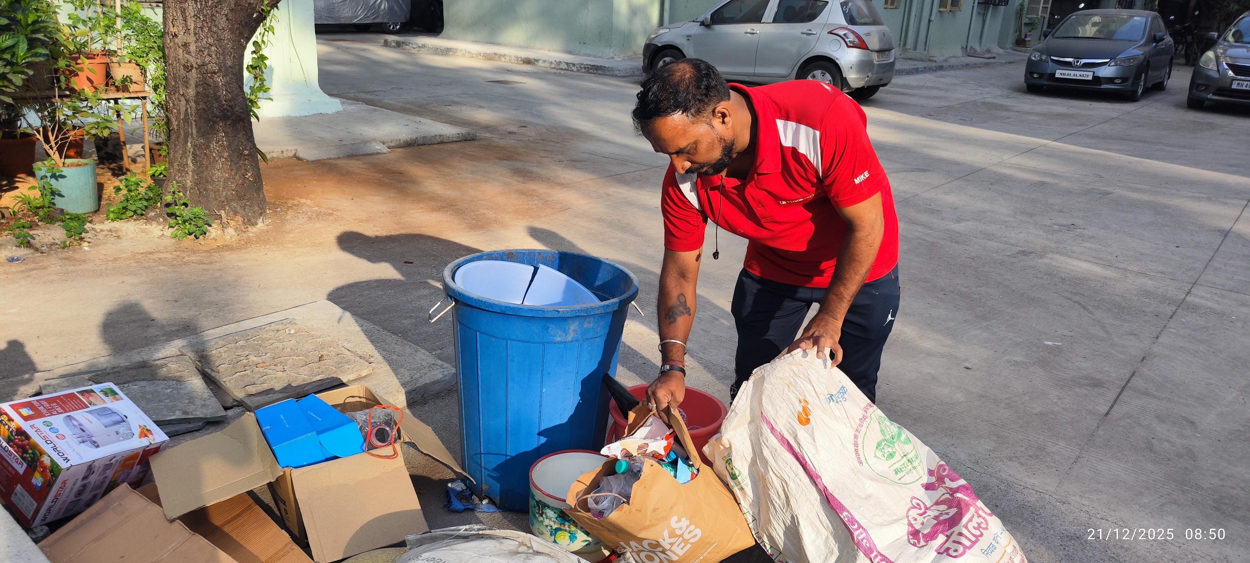 Shraamdaan activities conducted at residential colony, Mahim, Mumbai photo