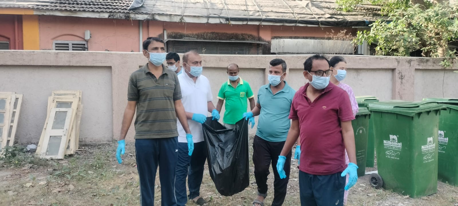 Shraamdaan activities conducted at residential colony, Mahim, Mumbai photo