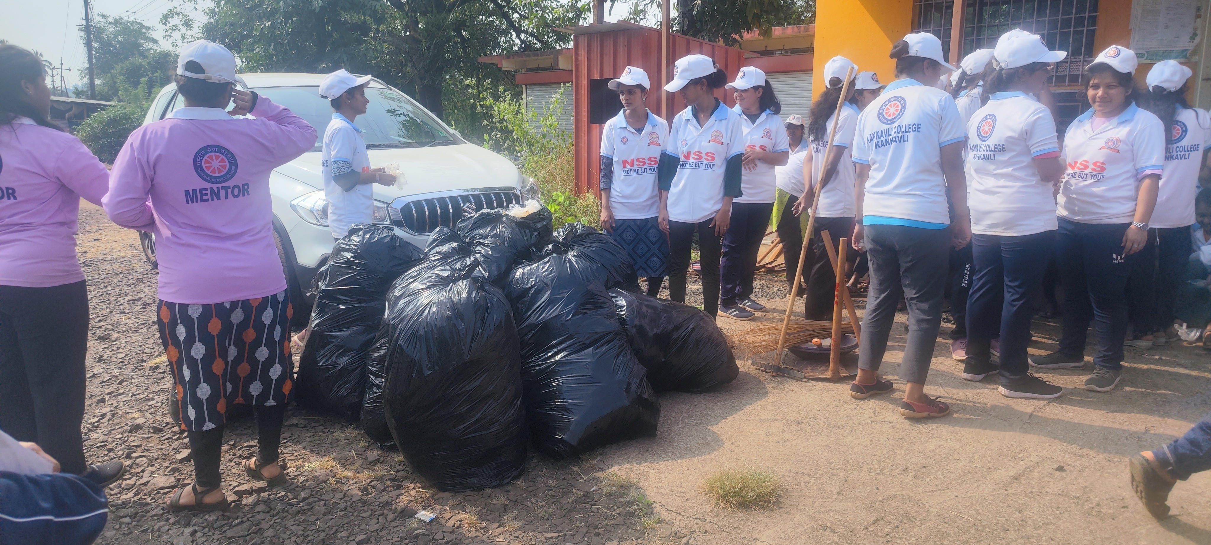 Shraamdaan activities conducted in school near Mumbai and Nagpur photo
