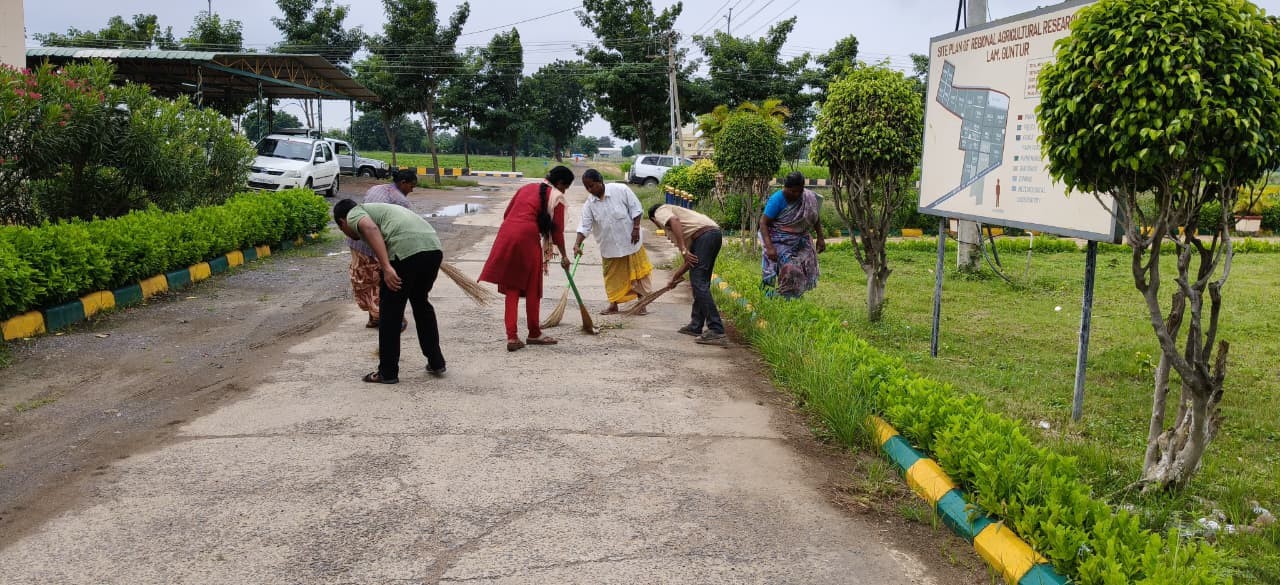 Shramdan (cleanliness drive) were undertaken at at ICAR CIRCOT Regional Unit, Guntur 