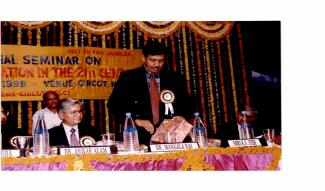 1999 में कपास और 21वीं सदी में इसके उपयोग पर अंतर्राष्ट्रीय संगोष्ठी और 10 दिसंबर 1999 को सिरकॉट की 75वीं वर्षगांठ छवि-7