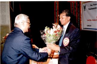 2008 श्री शरद पवार का 1 नवंबर 2011 को आईसीएआर-सिरकॉट का दौरा छवि-5