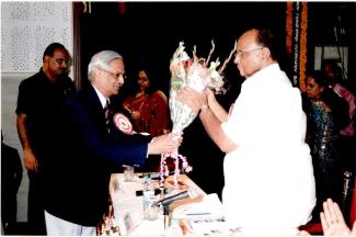 2008 श्री शरद पवार का 1 नवंबर 2011 को आईसीएआर-सिरकॉट का दौरा छवि-6