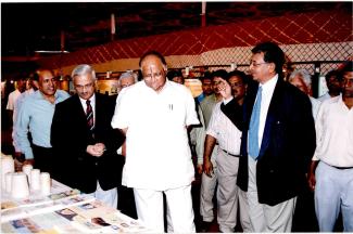 2008 श्री शरद पवार का 1 नवंबर 2011 को आईसीएआर-सिरकॉट का दौरा छवि-11