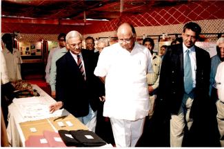 2008 श्री शरद पवार का 1 नवंबर 2011 को आईसीएआर-सिरकॉट का दौरा छवि-13