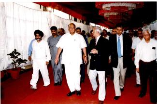 2008 श्री शरद पवार का 1 नवंबर 2011 को आईसीएआर-सिरकॉट का दौरा छवि-23