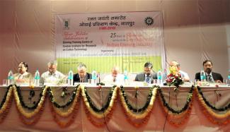 2011 11 दिसंबर 2011 को आईसीएआर-सिरकॉट के ओटाई प्रशिक्षण केंद्र की 25वीं वर्षगांठ पर डॉ. एस. अय्यप्पन का दौरा छवि-2